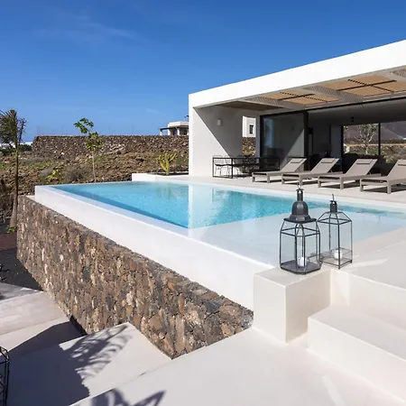 Gara Exclusive Luxury With Heated Pool Villa *