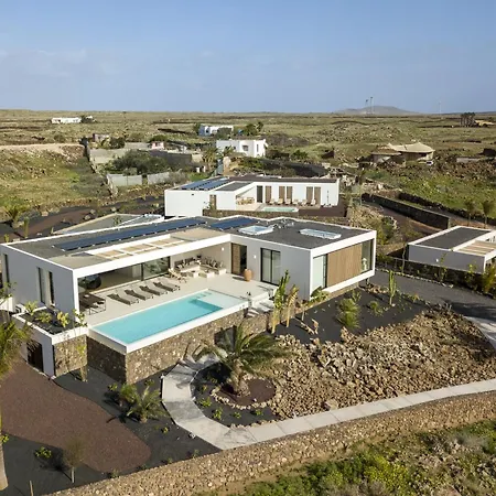 Vila Gara Exclusive Luxury With Heated Pool Lajares