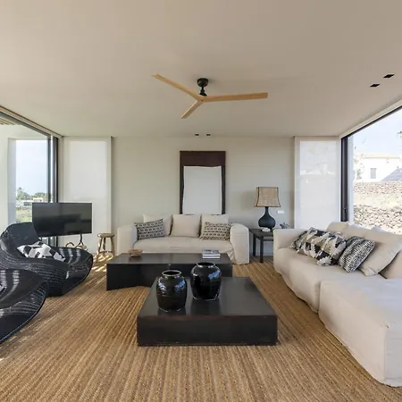 Gara Exclusive Luxury With Heated Pool Villa *
