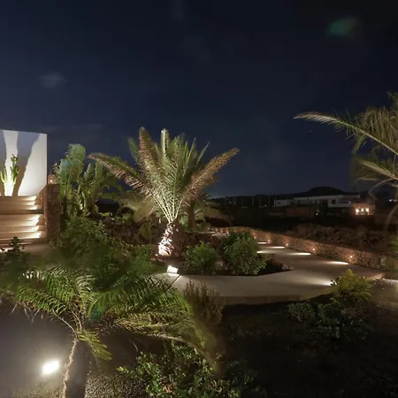 Gara Exclusive Luxury With Heated Pool Villa *