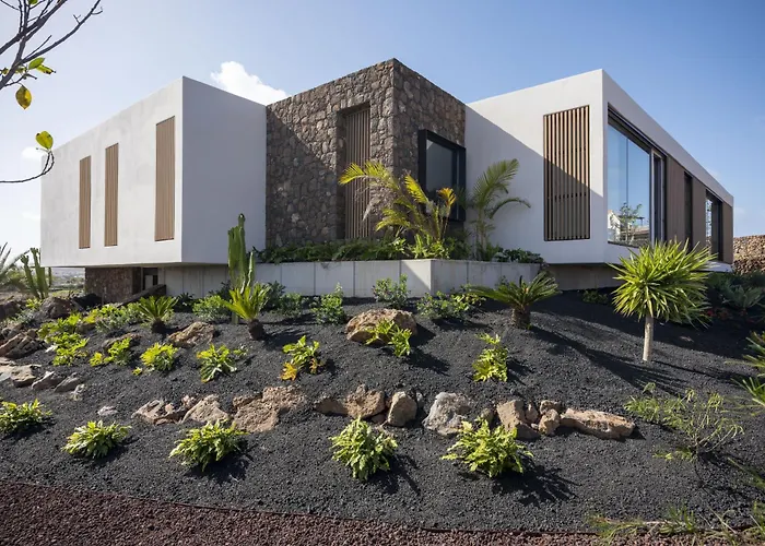 וילה Gara Exclusive Luxury With Heated Pool לאחארס